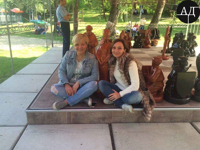 Rozhkova and Gontareva.jpg